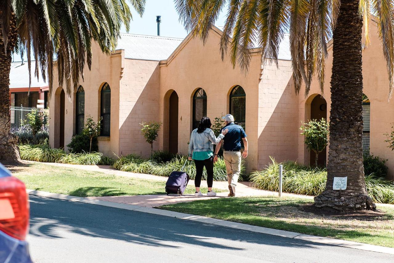 Tuileries At De Bortoli Rutherglen Exterior photo