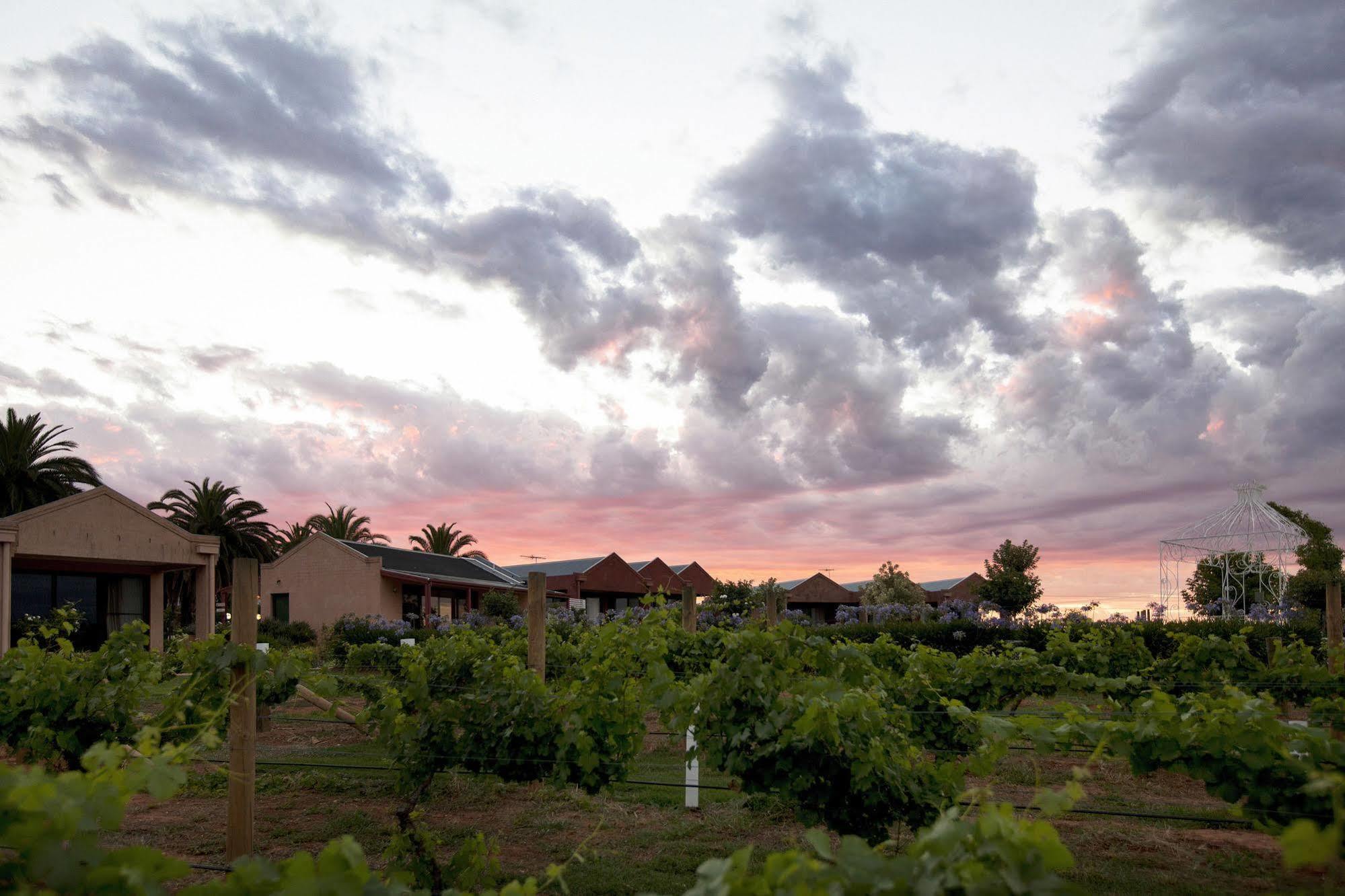 Tuileries At De Bortoli Rutherglen Exterior photo